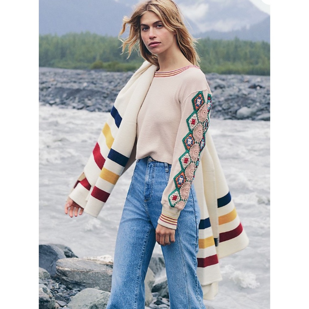FREE PEOPLE Gift Of Crochet Thermo Top Medium